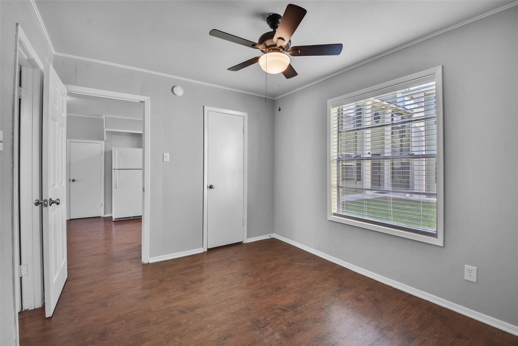 1511 Broadmoor Drive - Photo 6