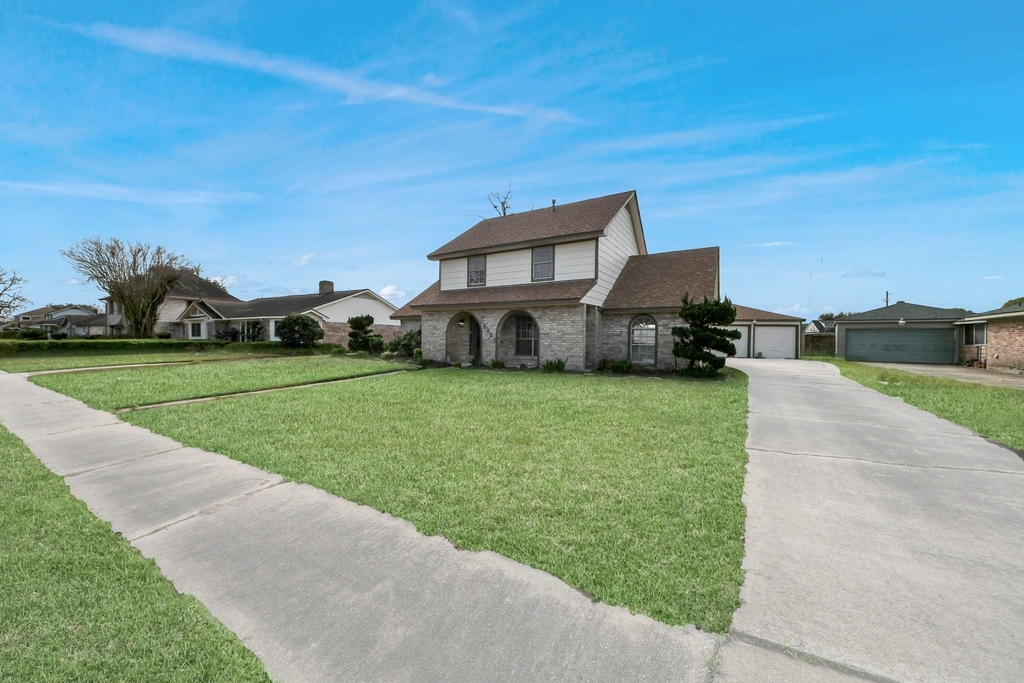 15423 Ridingwood Drive - Photo 2