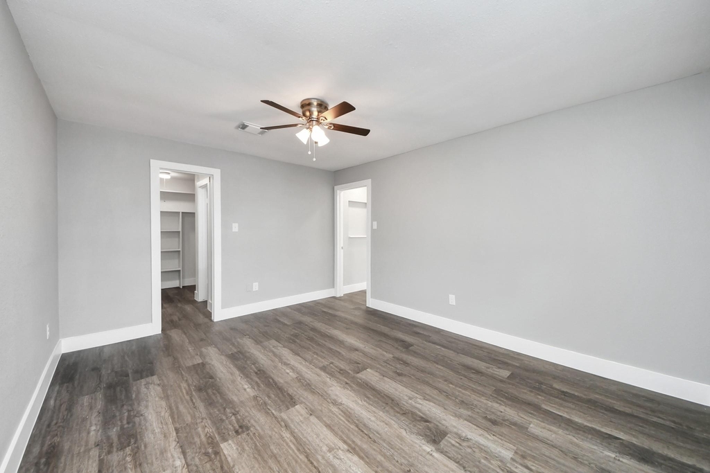 15423 Ridingwood Drive - Photo 23