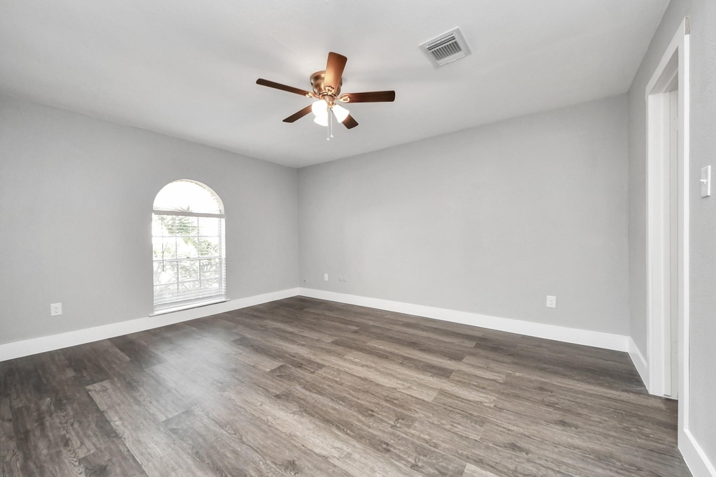 15423 Ridingwood Drive - Photo 22