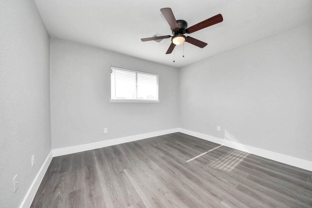 15423 Ridingwood Drive - Photo 24