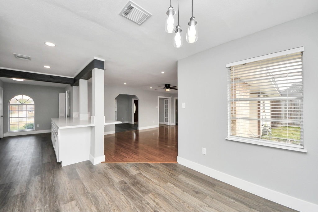 15423 Ridingwood Drive - Photo 13