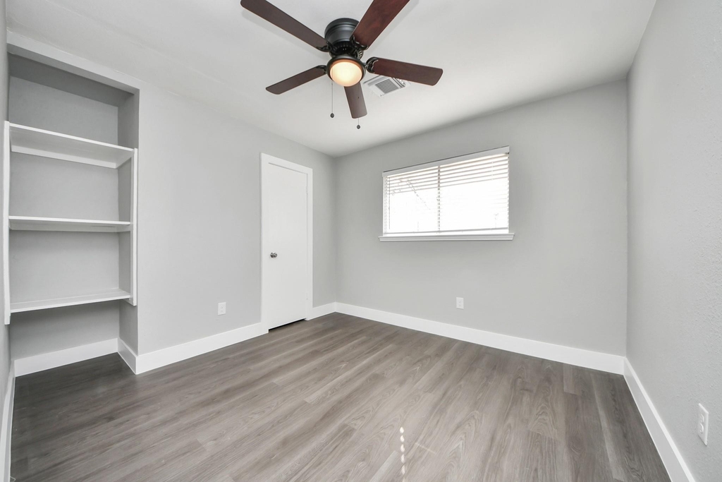 15423 Ridingwood Drive - Photo 25