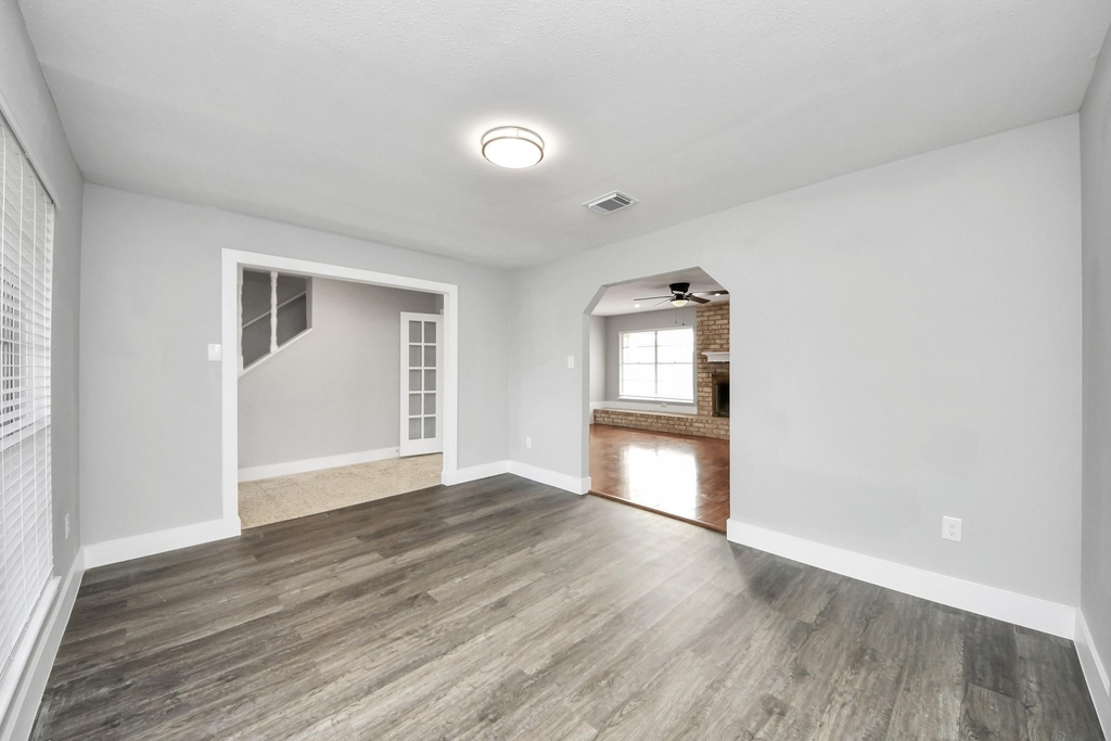 15423 Ridingwood Drive - Photo 7