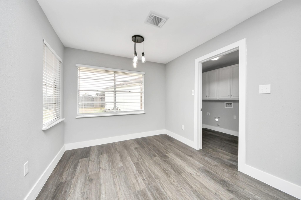 15423 Ridingwood Drive - Photo 18