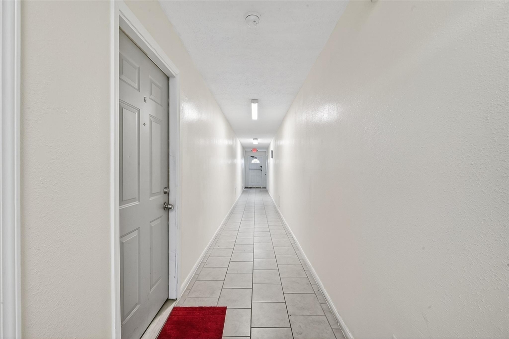 7742 Park Place Boulevard - Photo 3