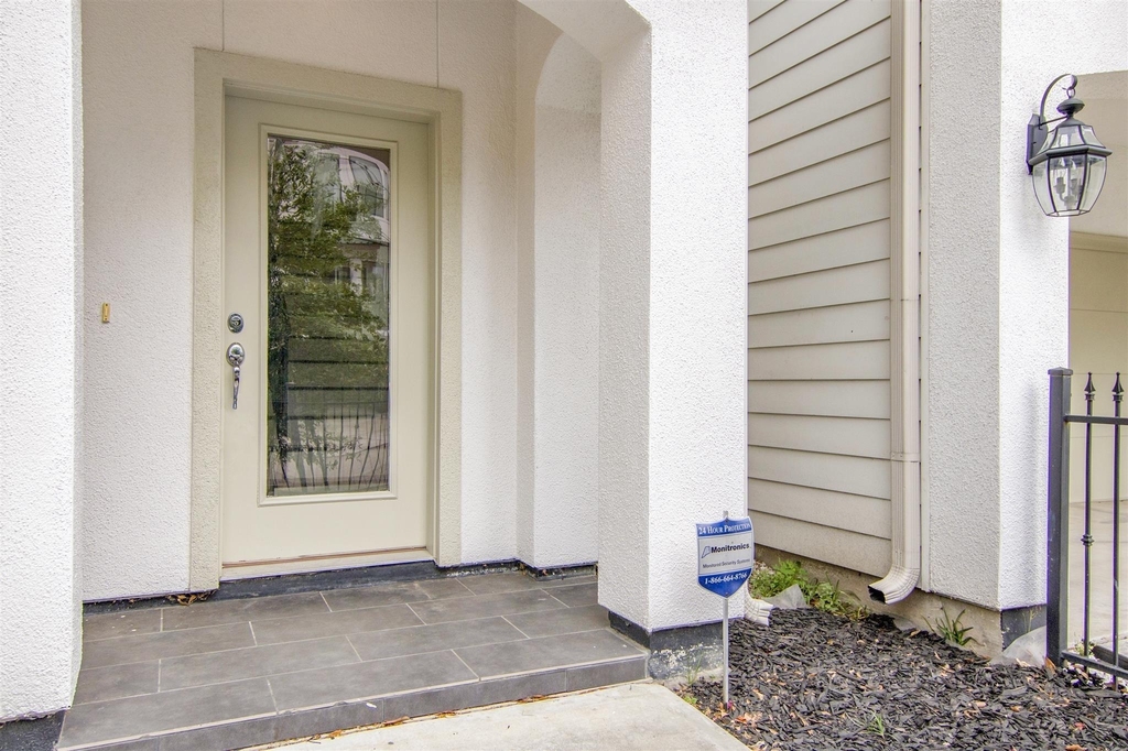 1508 Johnson Street - Photo 2