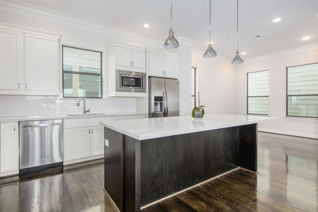 1508 Johnson Street - Photo 7