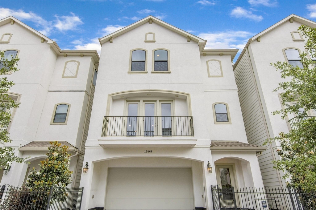 1508 Johnson Street - Photo 1