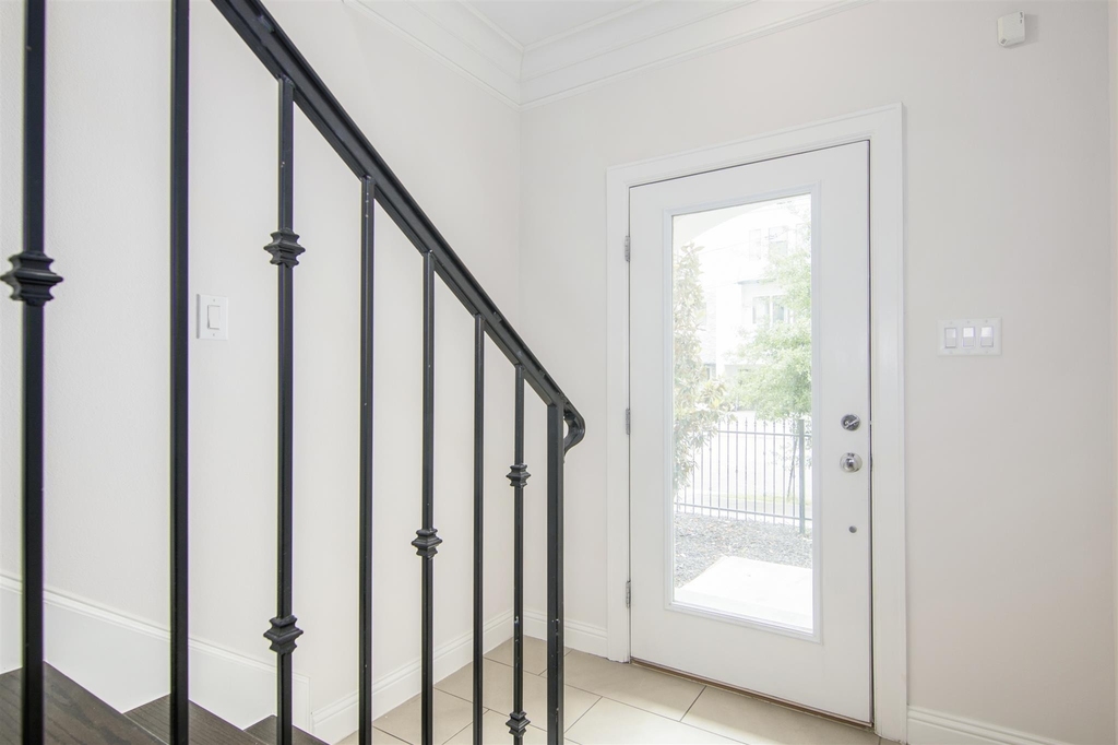 1508 Johnson Street - Photo 3