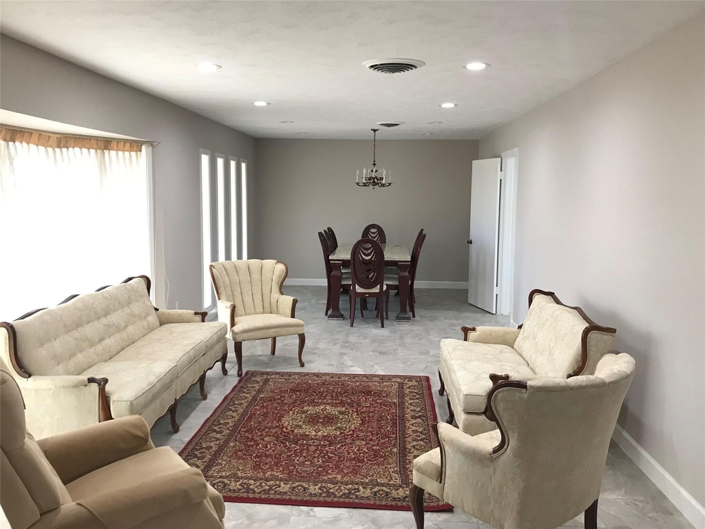 5470 Carew Street - Photo 2