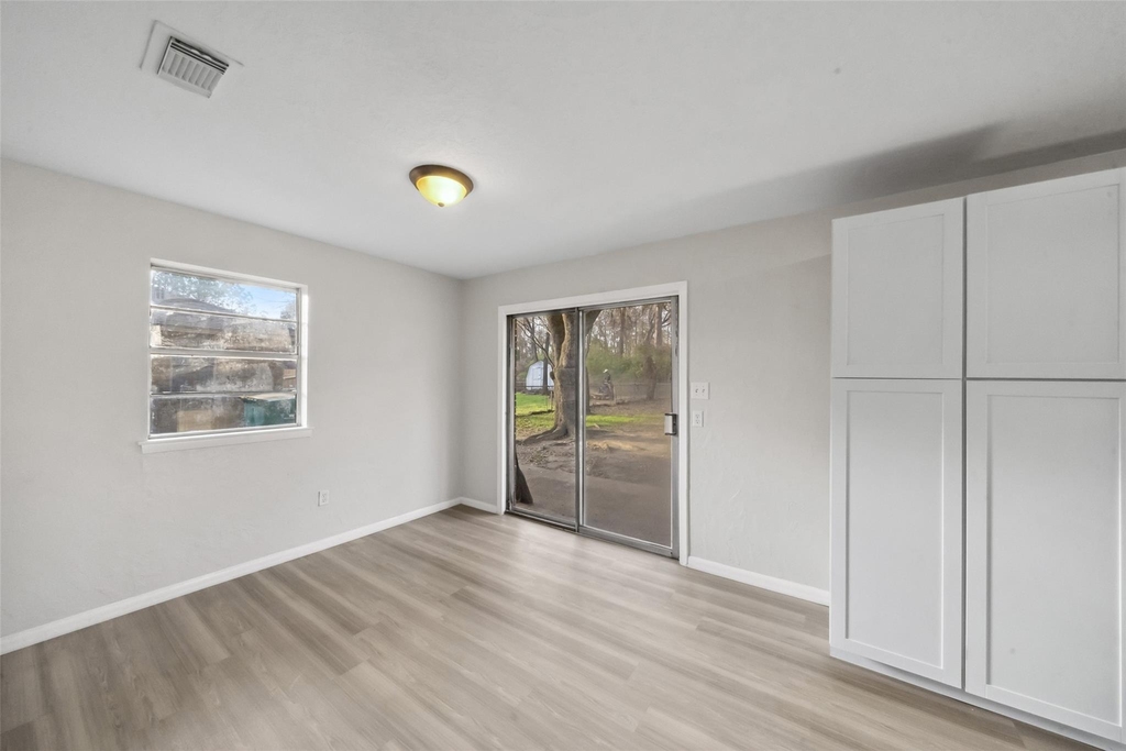 602 Reverse Street - Photo 5