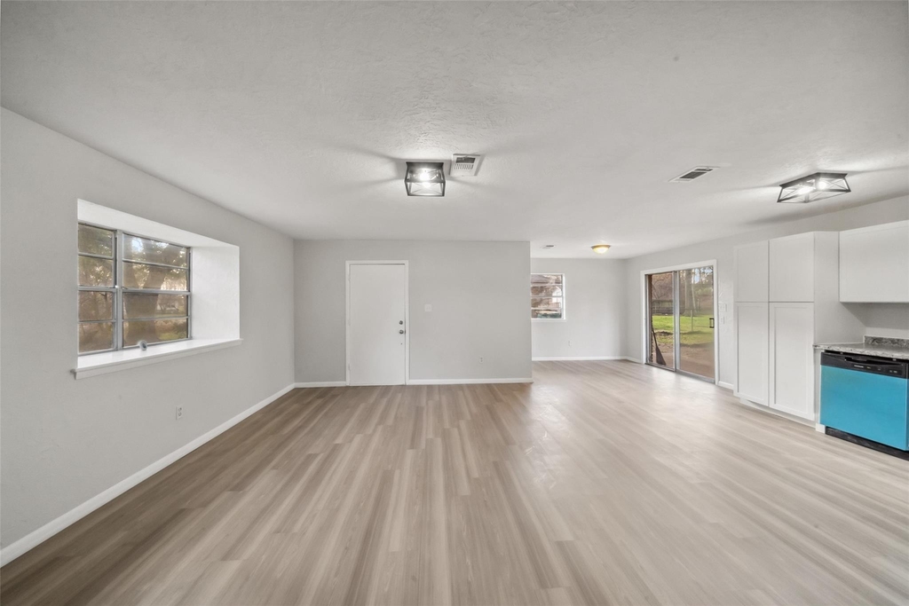 602 Reverse Street - Photo 9