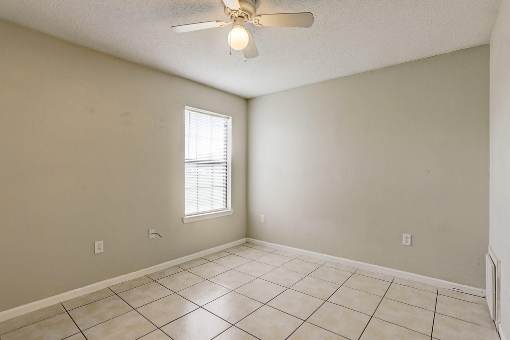 330 6th Street - Photo 9
