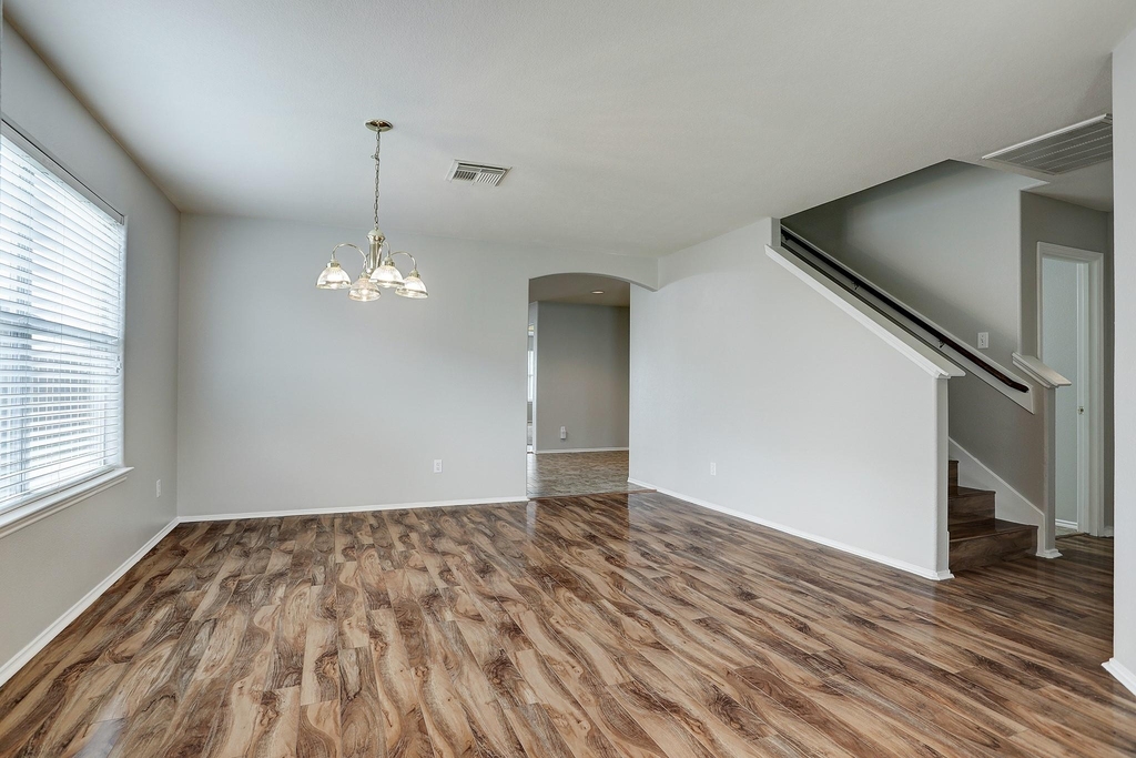 223 Sunset Colony Drive - Photo 2
