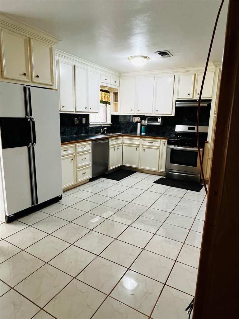 13421 Utica Street - Photo 13