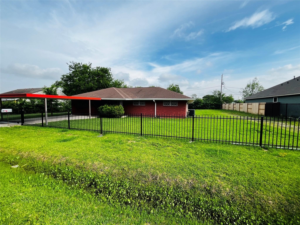 13421 Utica Street - Photo 1