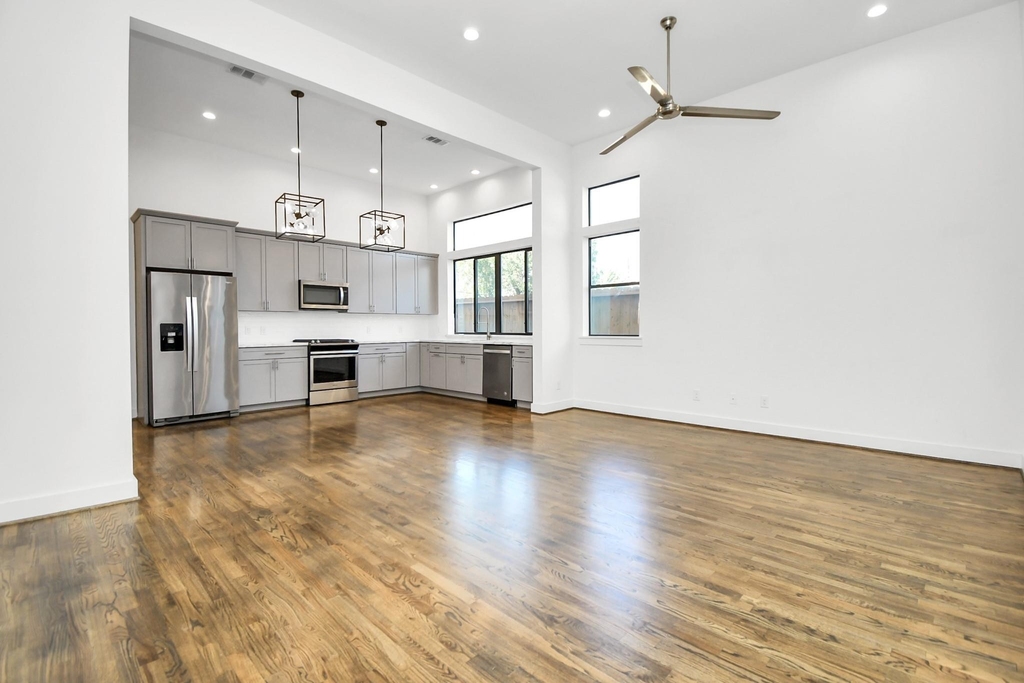 732 W 22nd Street - Photo 6