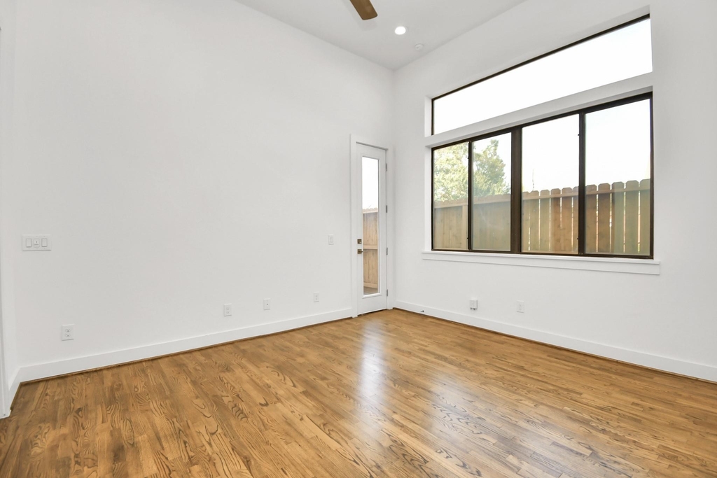 732 W 22nd Street - Photo 27