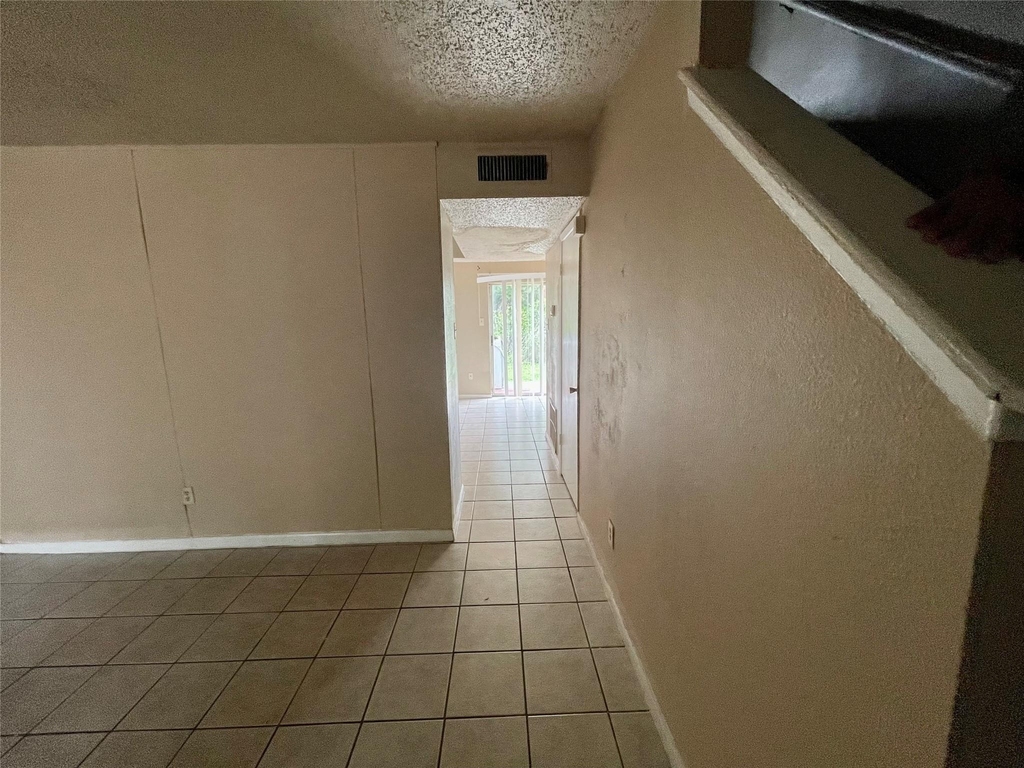 702 Hargest Street - Photo 2