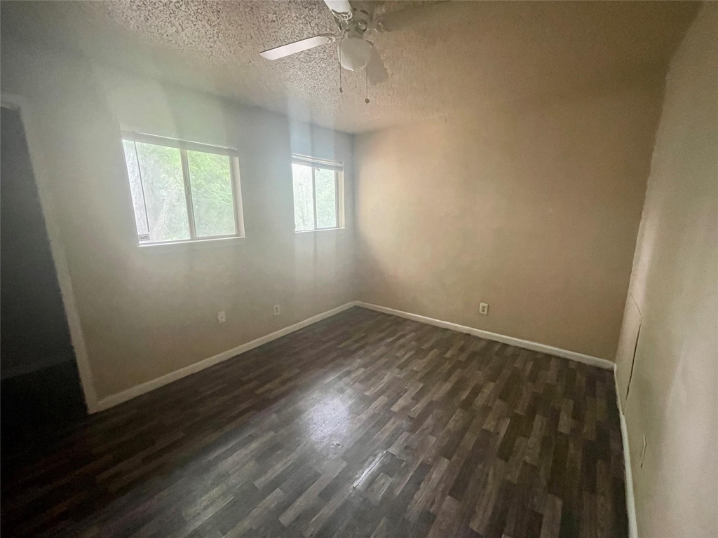 702 Hargest Street - Photo 5