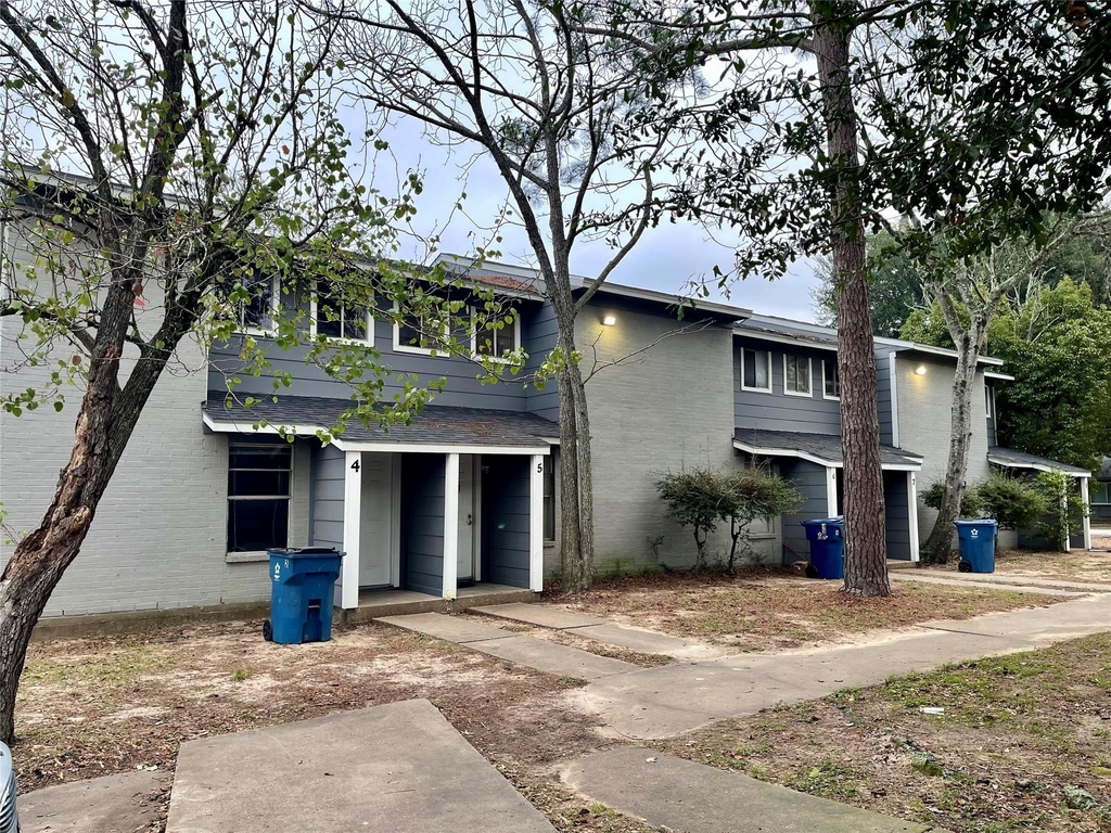 702 Hargest Street - Photo 0