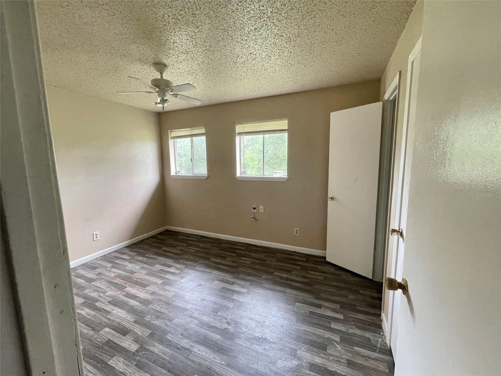 702 Hargest Street - Photo 3