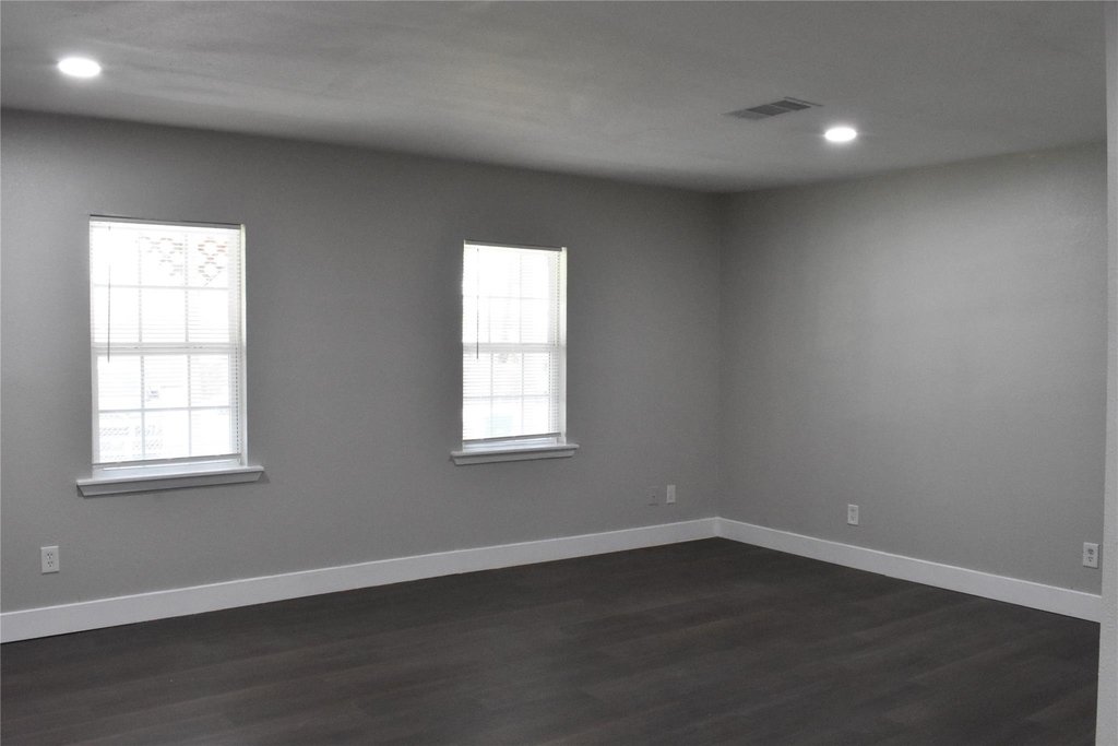 8113 Bigwood Street - Photo 3