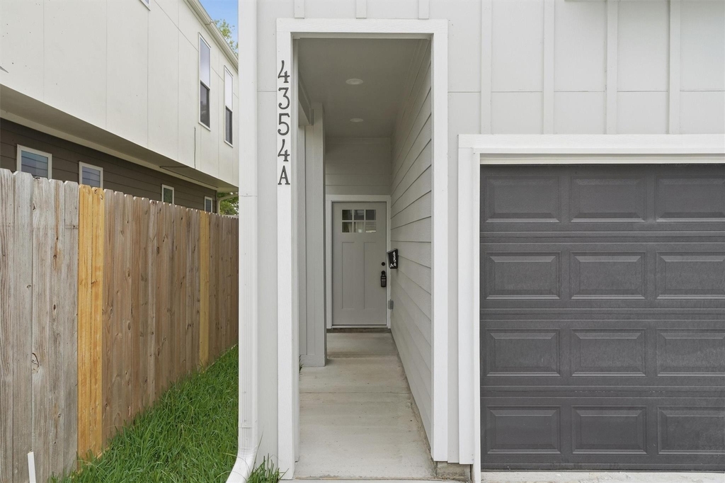 4354 Clover Street - Photo 2