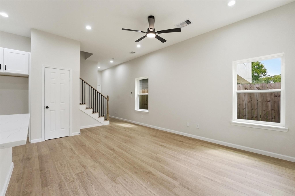 4354 Clover Street - Photo 6
