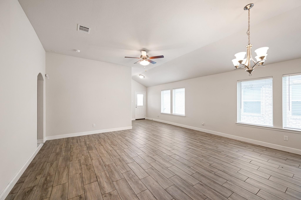 5315 Latigo Court - Photo 5