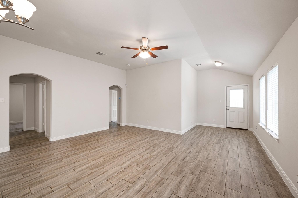 5315 Latigo Court - Photo 6
