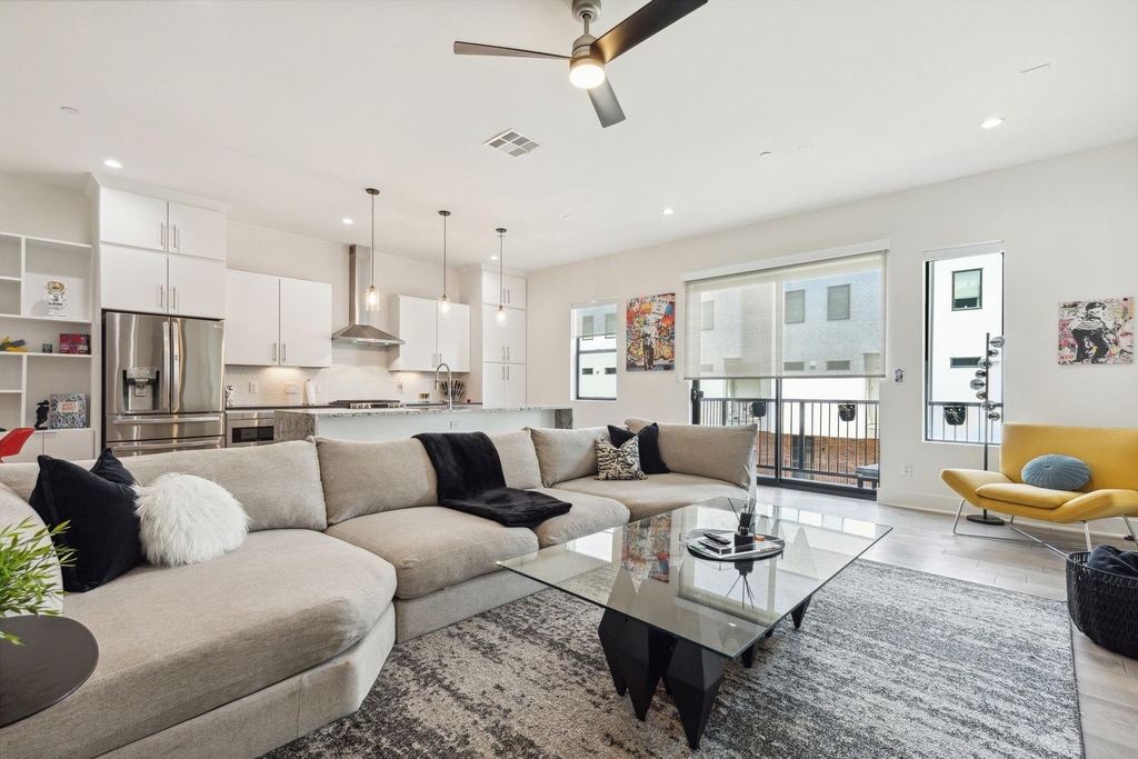 422 W 9th Street - Photo 23
