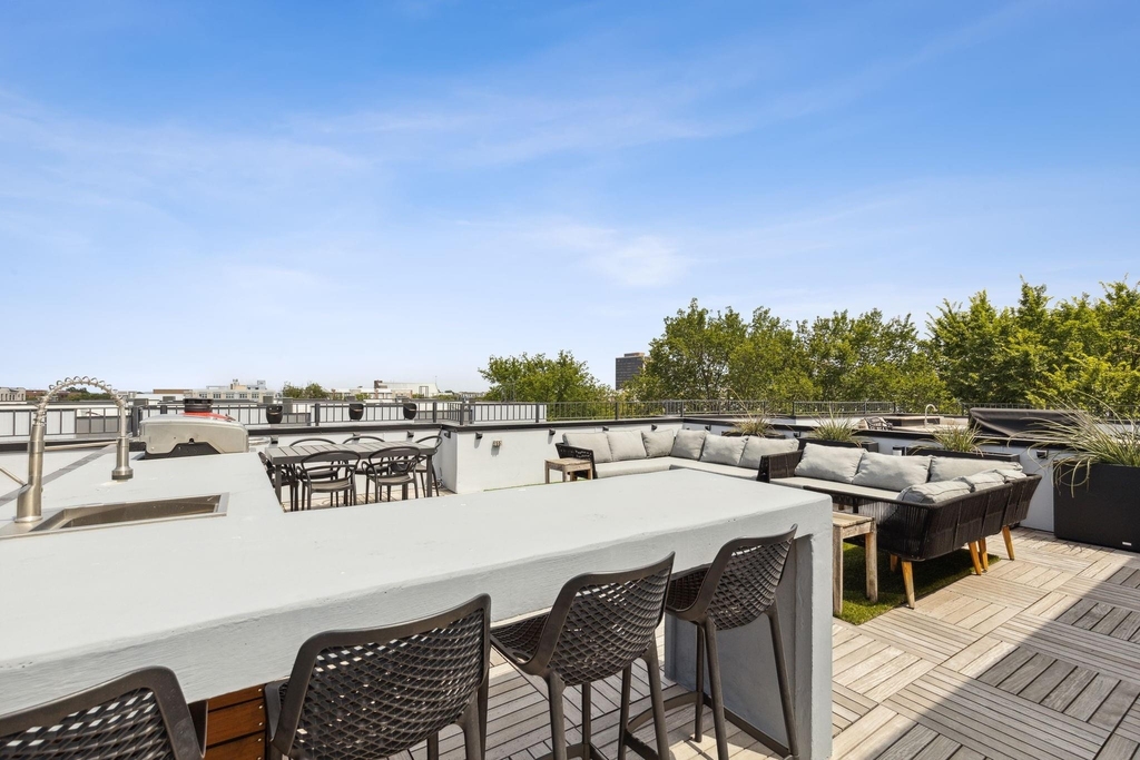 422 W 9th Street - Photo 26