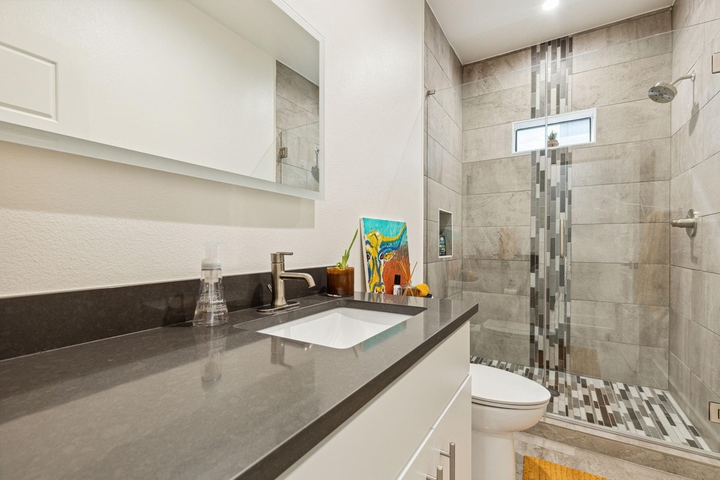 422 W 9th Street - Photo 13