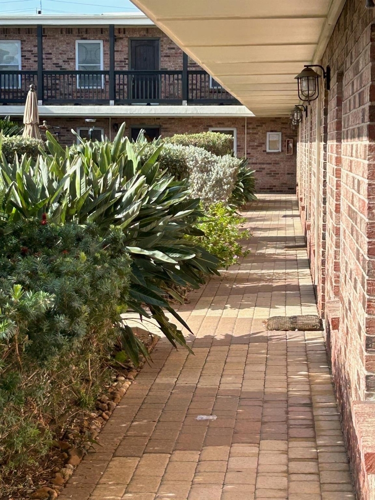 402 Post Office Street - Photo 4