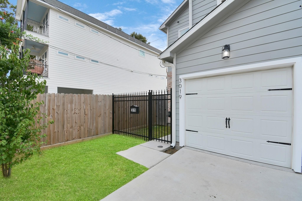 3019 Elysian Street - Photo 2