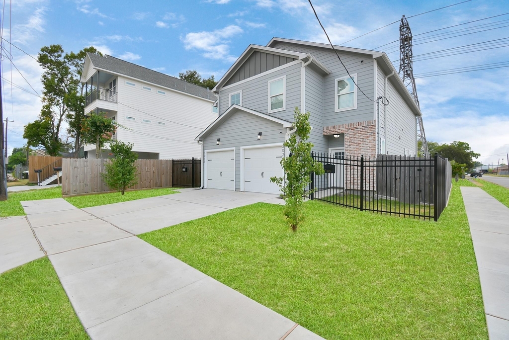 3019 Elysian Street - Photo 0