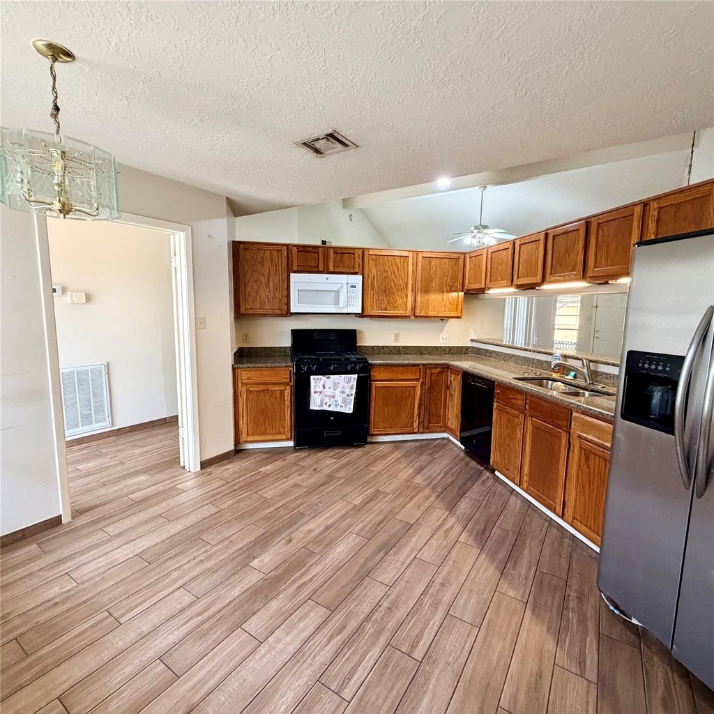 16914 Summer Dawn Place - Photo 6