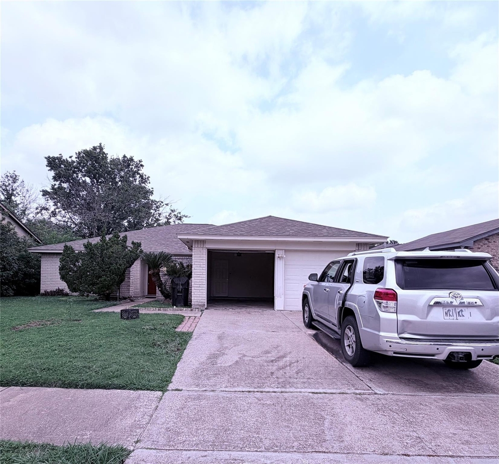 16914 Summer Dawn Place - Photo 1