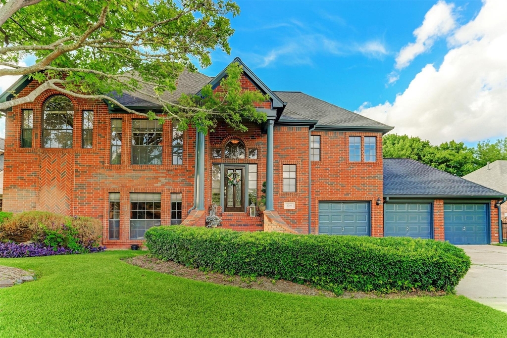 1706 Country Squire Drive - Photo 0