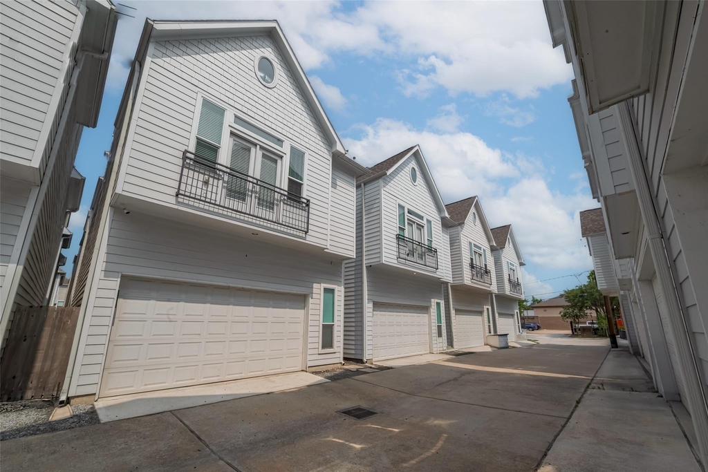 854 W 20th Street - Photo 1