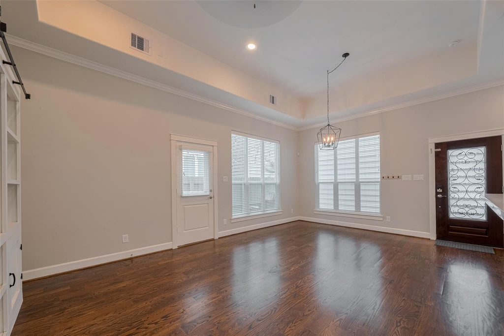 854 W 20th Street - Photo 7