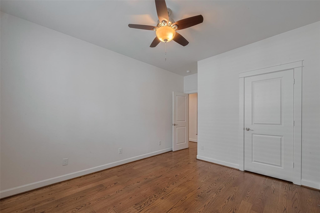 854 W 20th Street - Photo 21