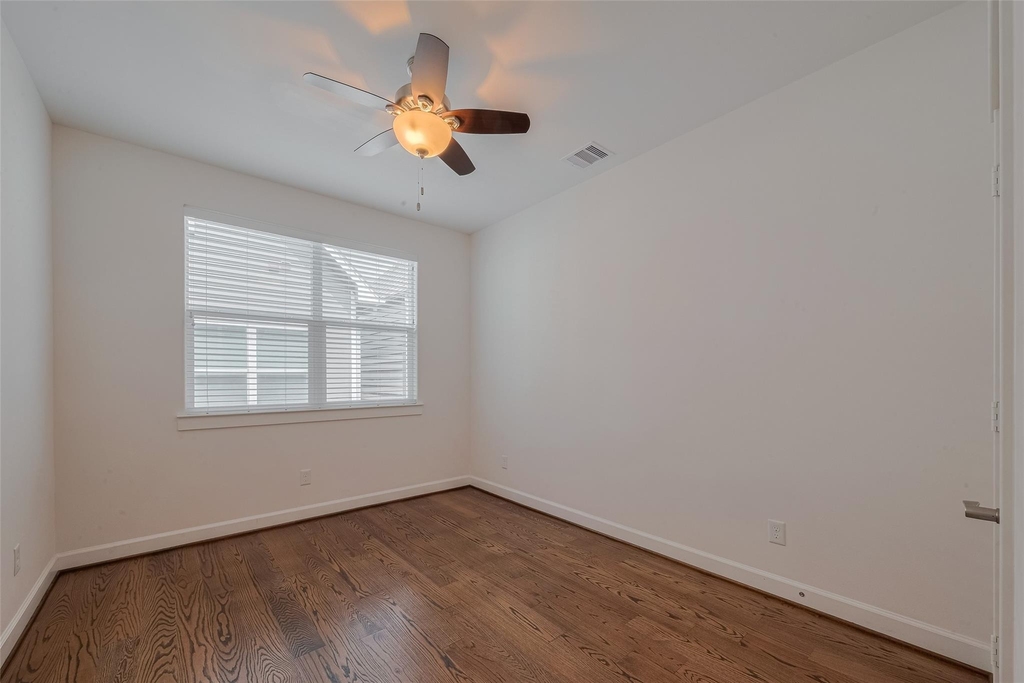 854 W 20th Street - Photo 22