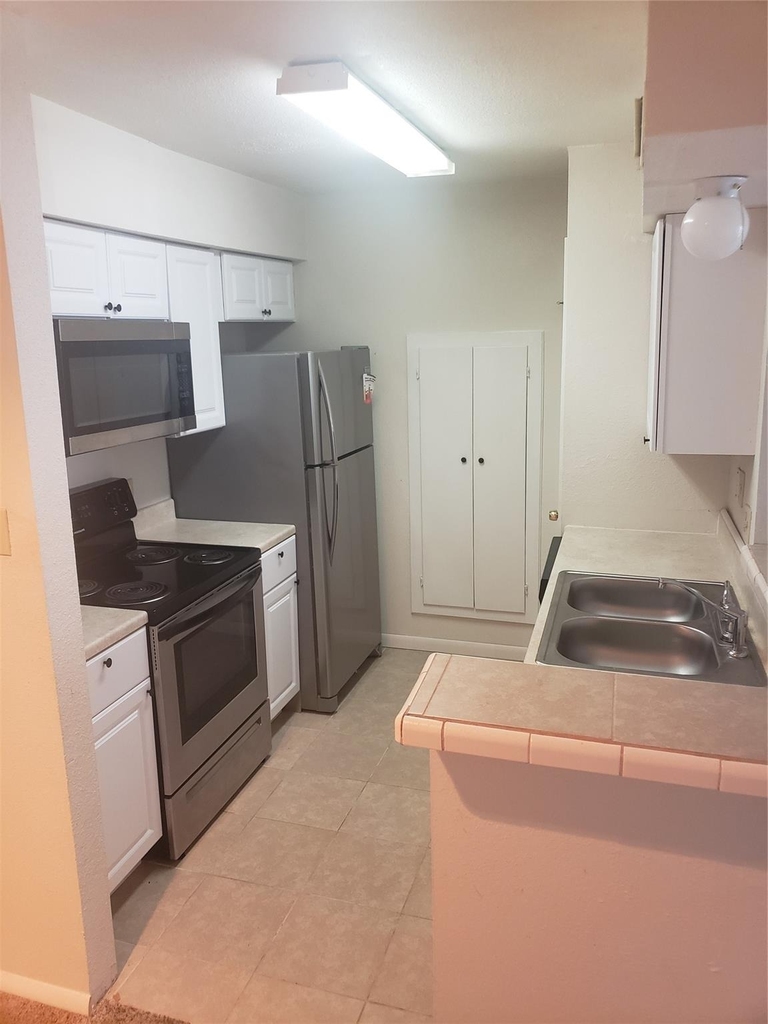 16120 Stuebner Airline Road - Photo 4