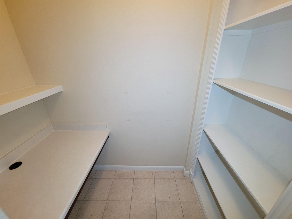 7575 Kirby Drive - Photo 3