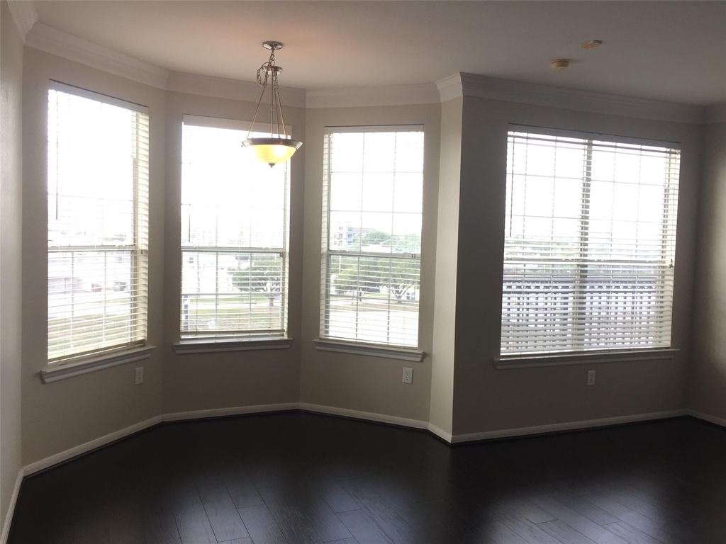 7575 Kirby Drive - Photo 9