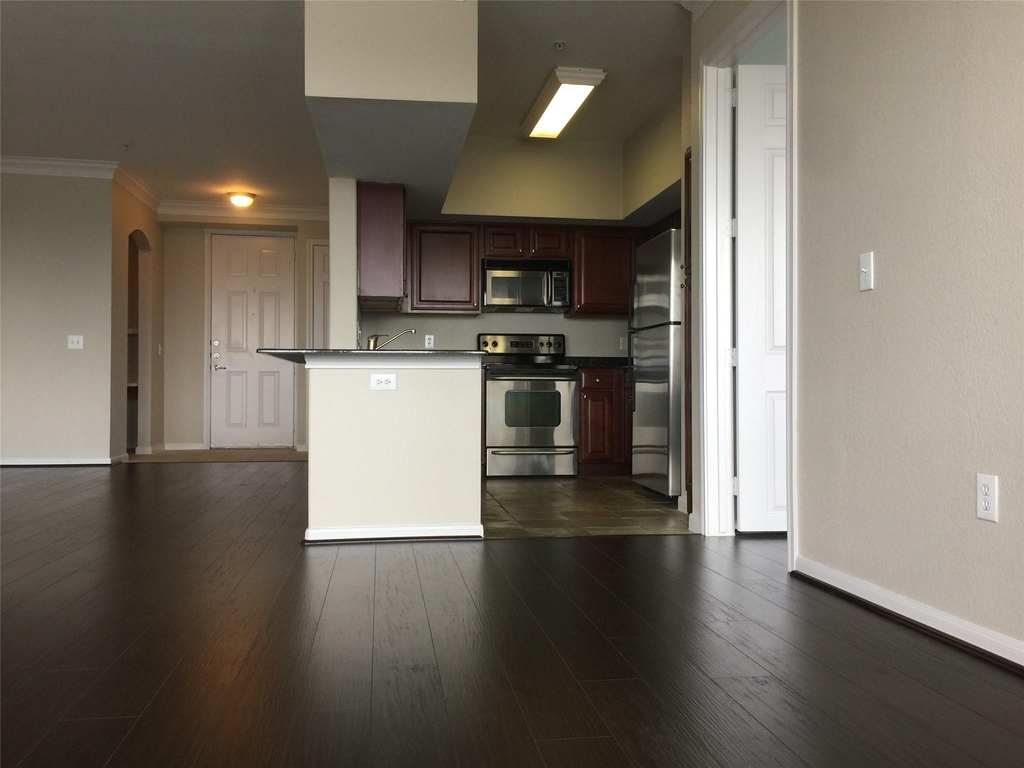 7575 Kirby Drive - Photo 6