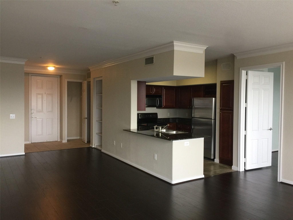 7575 Kirby Drive - Photo 5